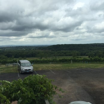 Gouveia Vineyards - Wineries Near Me - Wallingford, Connecticut