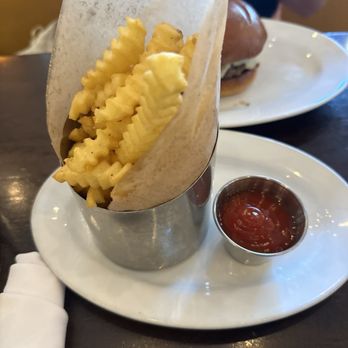 5 Napkin Burger - Crinkle Fries - Burgers Near Me - New York, New York 5 Napkin Burger - Crinkle Fries - Burgers Near Me - New York, New York