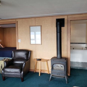 Ester Lee Oceanview Inn - Cottage 4. Ester Lee - Hotels Near Me - Lincoln City, Oregon