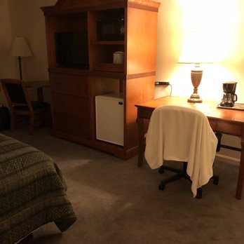 Acadia Ocean View - Armoire and desk - Hotels Near Me - Bar Harbor, Maine
