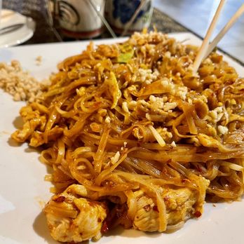 Mali Thai Bistro - Pad Thai with Chicken - Thai Near Me - Lee's Summit, Missouri