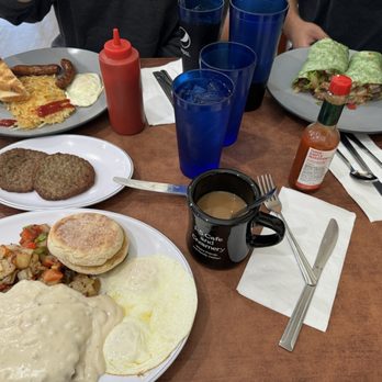 I-5 Cafe and Creamery - Cafes Near Me - Orland, California I-5 Cafe and Creamery - Cafes Near Me - Orland, California