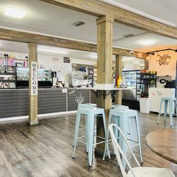 Sunrise Cafe & Bakery - Inside