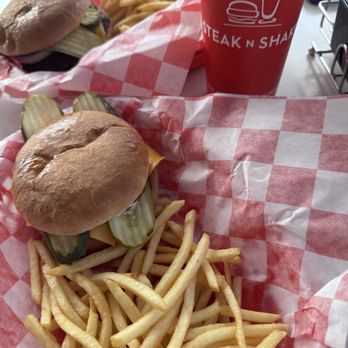 Steak ’n Shake - Burgers Near Me - Yucca Valley, California Steak ’n Shake - Burgers Near Me - Yucca Valley, California