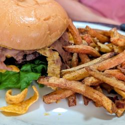 Pat's Place - Bean burger