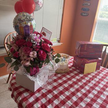 Erinn's Creations Florist - Floral arrangement - Florists Near Me - Arlington, Texas Erinn's Creations Florist - Floral arrangement - Florists Near Me - Arlington, Texas
