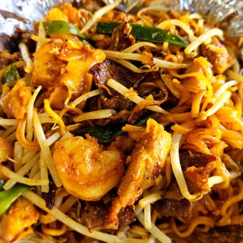 Thai Or Chinese Food - Pad Thai Supreme - 3 types of noodles + Beef + Chicken + Shrimp. This has EVERYTHING!!! - Chinese Near Me - Oxnard, California Thai Or Chinese Food - Pad Thai Supreme - 3 types of noodles + Beef + Chicken + Shrimp. This has EVERYTHING!!! - Chinese Near Me - Oxnard, California