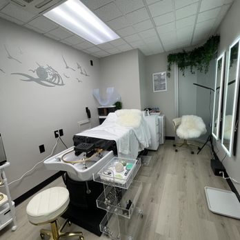 pH Head Spa - Hair Salons Near Me - Houston, Texas