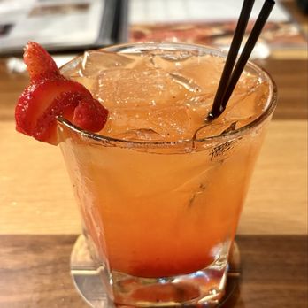 BJ's Restaurant & Brewhouse - Tito's Strawberry Lemonade - Pizza Near Me - Modesto, California
