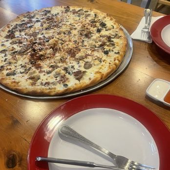 SaMo Pizza - Ranch chicken and bacon Samo Pizza - Pizza Near Me - Santa Monica, California SaMo Pizza - Ranch chicken and bacon Samo Pizza - Pizza Near Me - Santa Monica, California