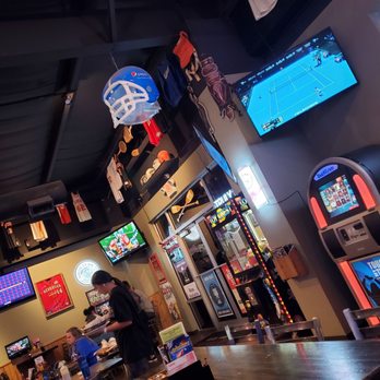 Rivals Bar & Grill - Inside - American Near Me - Hastings, Nebraska