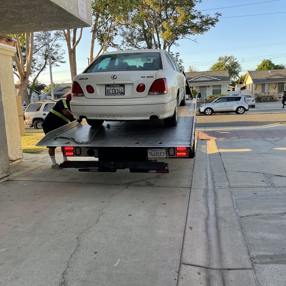 Howard's Towing - At pickup location - Towing Near Me Howard's Towing - At pickup location - Towing Near Me