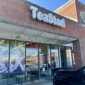 Teastori - The outside - Bubble Tea Near Me - Tampa, Florida