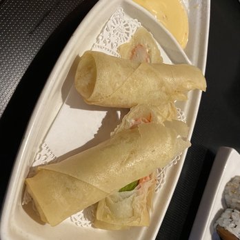 Yoshi Asian Fusion - Spring Roll - Japanese Near Me - Lake Jackson, Texas