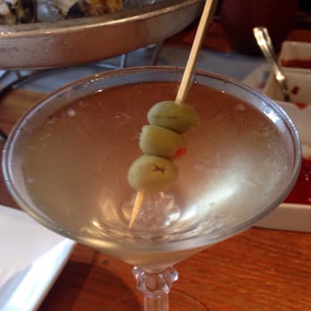Pearl Diver - Dirty martini - Seafood Near Me - Toronto, Ontario Pearl Diver - Dirty martini - Seafood Near Me - Toronto, Ontario