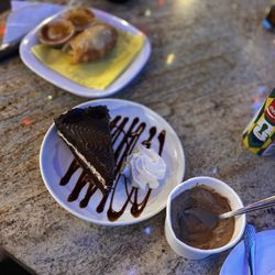 Restaurante Azul - Chocolate cake and empanadas