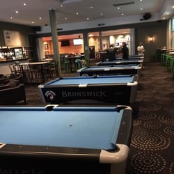The Crest Hotel Sylvania - 6 Tables .... $1 ..... a game .... good value!