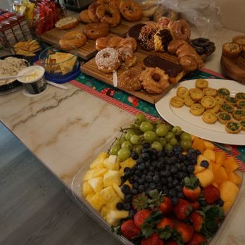 Foothill Donuts - Donuts Near Me - Corona, California