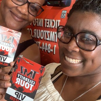 TMZ Tours - Surprised Mommie and we received VIP passes!! - Bus Tours Near Me - Hollywood, California TMZ Tours - Surprised Mommie and we received VIP passes!! - Bus Tours Near Me - Hollywood, California
