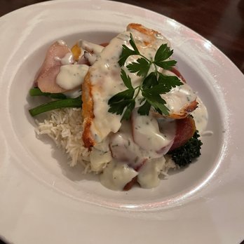 Black Goose Inn - Tarragon Chicken - British Near Me - Parksville, British Columbia Black Goose Inn - Tarragon Chicken - British Near Me - Parksville, British Columbia