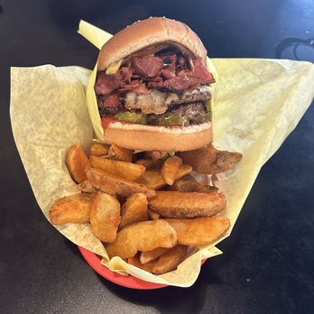 Hodad's - Pastrami double cheeseburger - Burgers Near Me - San Diego, California Hodad's - Pastrami double cheeseburger - Burgers Near Me - San Diego, California