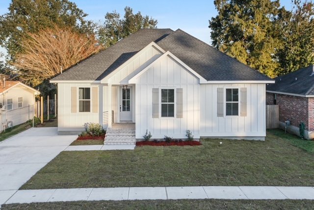 Slide of ClayKar Construction