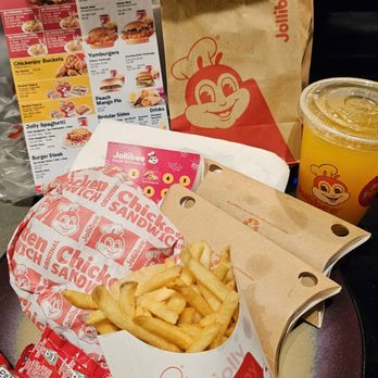 Jollibee - Crispy chicken Sandwich, fries,mango peach pies and mango pineapple quencher everything was delicious except fries were cold. - Fast Food Near Me - Dallas, Texas