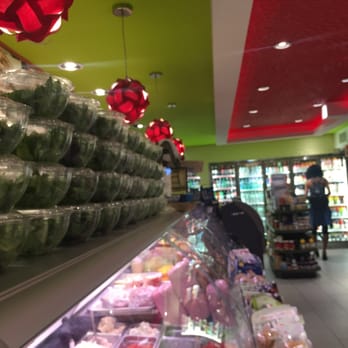 Strawberry Deli - Delis Near Me - New York, New York