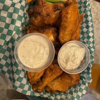 Casper's and Runyon's Nook - Buffalo Wings - Dive Bars Near Me - Saint Paul, Minnesota