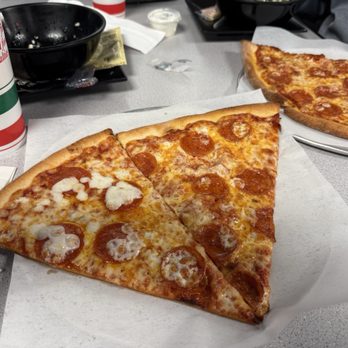 Casa Mia Pizzeria - 2 pepperoni - Pizza Near Me - Jacksonville, North Carolina