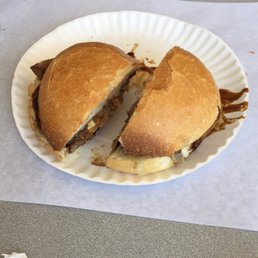 Roast beef sandwich on a roll