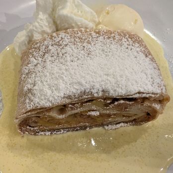 Wunderbar German Kitchen and Biergarten - Apple strudel - German Near Me - Davie, Florida