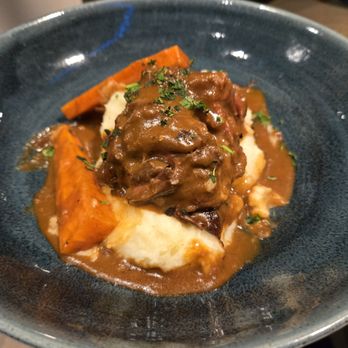 Makers Union - Short ribs with mashed potatoes - Pubs Near Me - Reston, Virginia