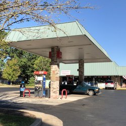 Clairborne Conoco - Building Exterior