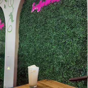 Madres Brunch - Mazapán Latte - Breakfast & Brunch Near Me - Whittier, California