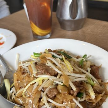 606 - Lemon Tea and Dry Fry Beef Hor Fun - Hong Kong Style Cafe Near Me - San Francisco, California 606 - Lemon Tea and Dry Fry Beef Hor Fun - Hong Kong Style Cafe Near Me - San Francisco, California