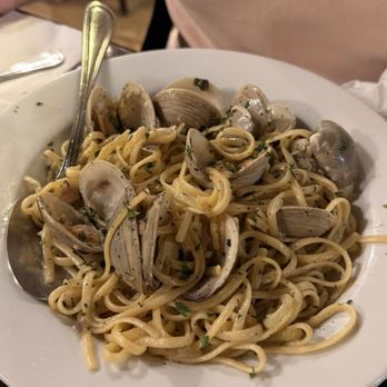 Alza Osteria - Fresh Clam Linguine - Pizza Near Me - Brea, California Alza Osteria - Fresh Clam Linguine - Pizza Near Me - Brea, California