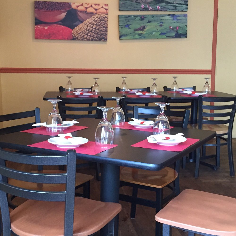 Bee's Thai Cuisine - Dining room - Thai Near Me - Providence, Rhode Island Bee's Thai Cuisine - Dining room - Thai Near Me - Providence, Rhode Island