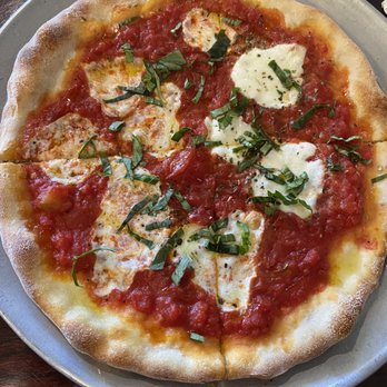 Gianna's Pizza Center - Margherita Pizza - Pizza Near Me - Plantation, Florida Gianna's Pizza Center - Margherita Pizza - Pizza Near Me - Plantation, Florida
