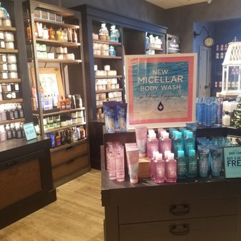 Bath & Body Works - Cosmetics & Beauty Supply Near Me - Miami, Florida Bath & Body Works - Cosmetics & Beauty Supply Near Me - Miami, Florida