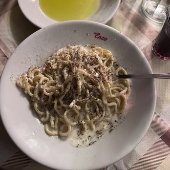 Da Enzo al 29 - Cacio e Pepe Buy some olive oil to take home if you've gotten this far! - Roman Near Me - Rome, RM