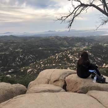 Potato Chip Rock - Looking SW toward San Diego - Hiking Near Me - Poway, California Potato Chip Rock - Looking SW toward San Diego - Hiking Near Me - Poway, California