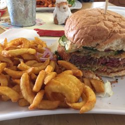 DJK Hüttla - Fried Burger - trotz Panade unglaublich saftig.