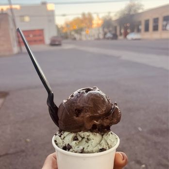 Sweet Peaks Ice Cream - Chocolate Single Split with Mint chip! - Ice Cream & Frozen Yogurt Near Me - Kalispell, Montana Sweet Peaks Ice Cream - Chocolate Single Split with Mint chip! - Ice Cream & Frozen Yogurt Near Me - Kalispell, Montana