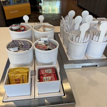 Tru By Hilton Savannah Midtown - Condiments and plastic utensils - available all day - Hotels Near Me - Savannah, Georgia Tru By Hilton Savannah Midtown - Condiments and plastic utensils - available all day - Hotels Near Me - Savannah, Georgia