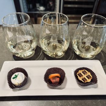 Indulgence Chocolatiers - White wine and chocolate pairing - Chocolatiers & Shops Near Me - Milwaukee, Wisconsin
