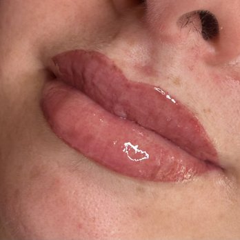 Lilas Marie Studio - Right after lip blushing. - Permanent Makeup Near Me - San Mateo, California Lilas Marie Studio - Right after lip blushing. - Permanent Makeup Near Me - San Mateo, California