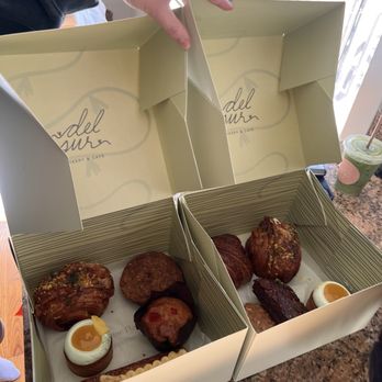 Del Sur Bakery & Cafe - Filipino Near Me - Chicago, Illinois