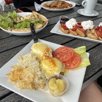 Le Peep - Crab Cake Benedict, French Toast, Spanish Omelet, Grilled Chicken Caesar Salad - Breakfast & Brunch Near Me - Edison, New Jersey