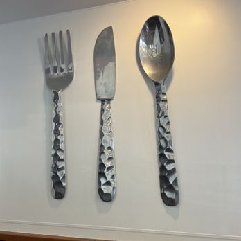 Broken Yolk Cafe - Wall decor - American Near Me - Temecula, California